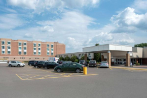 Clarion Hotel & Suites